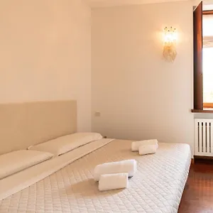 Apartment Domus - Residenza Ponte Pietra, Verona